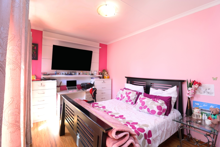 3 Bedroom Property for Sale in Country View Gauteng