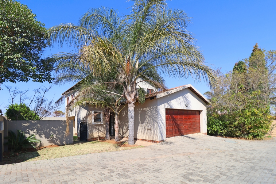 3 Bedroom Property for Sale in Country View Gauteng