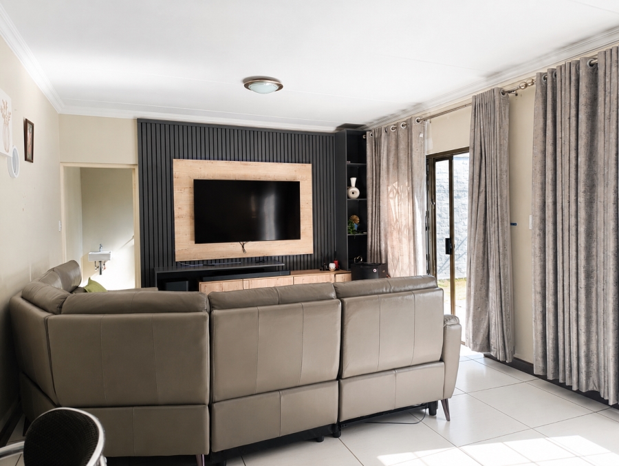 3 Bedroom Property for Sale in Halfway Gardens Gauteng