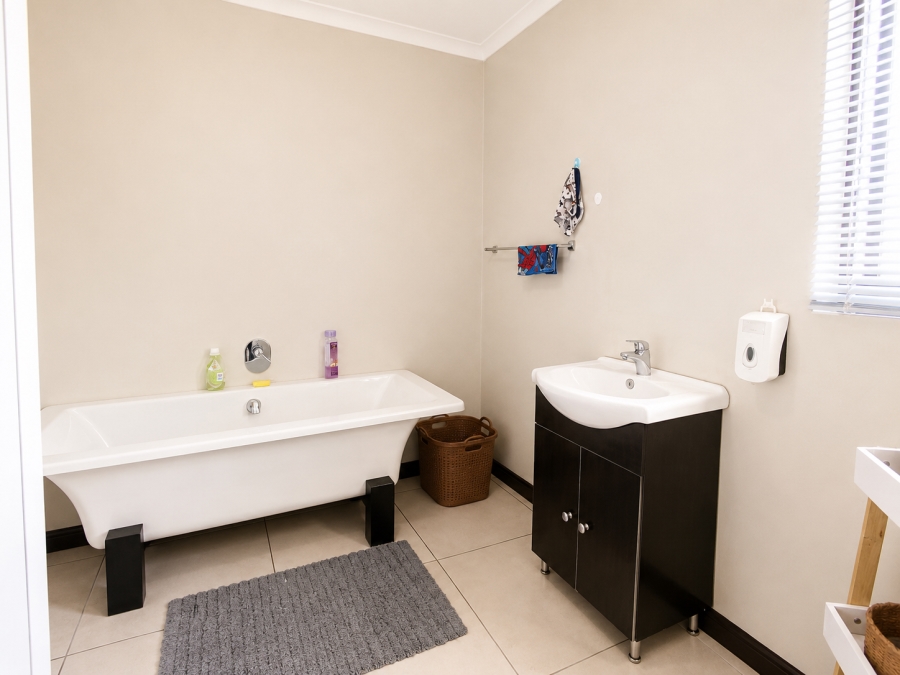 3 Bedroom Property for Sale in Halfway Gardens Gauteng