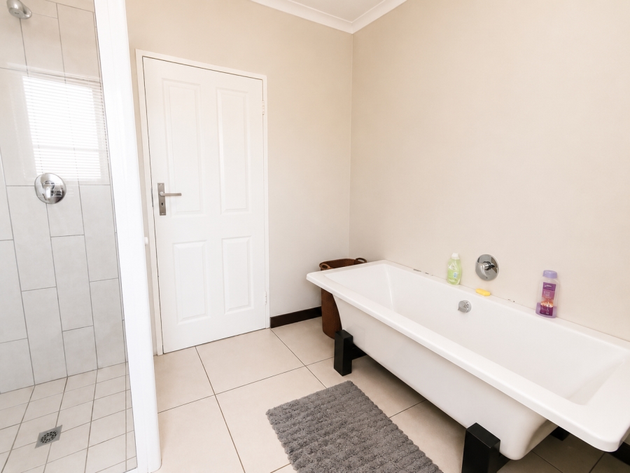 3 Bedroom Property for Sale in Halfway Gardens Gauteng