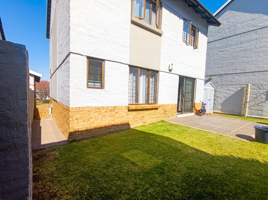 3 Bedroom Property for Sale in Halfway Gardens Gauteng