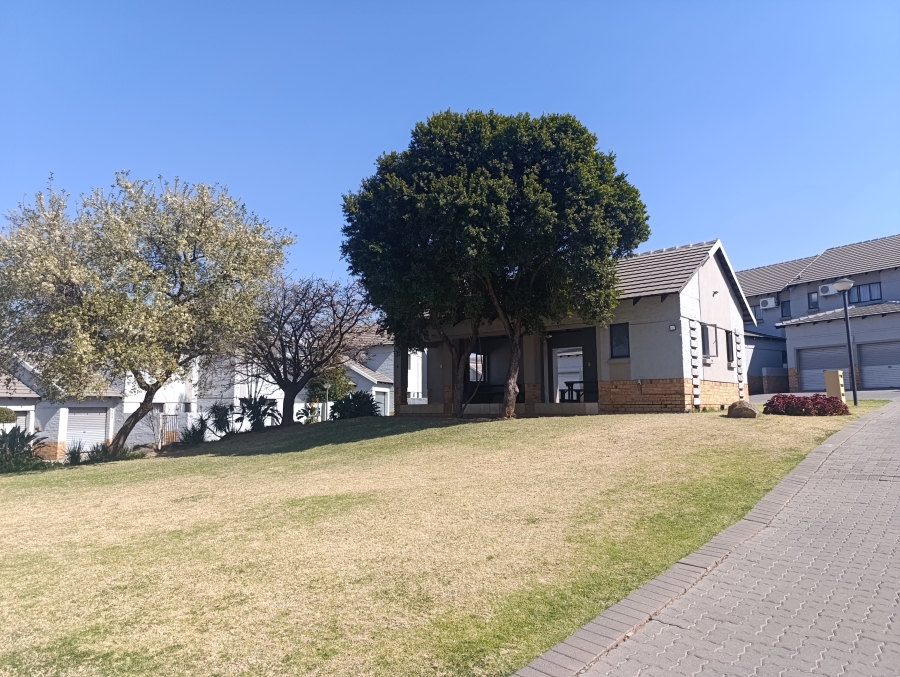 3 Bedroom Property for Sale in Halfway Gardens Gauteng