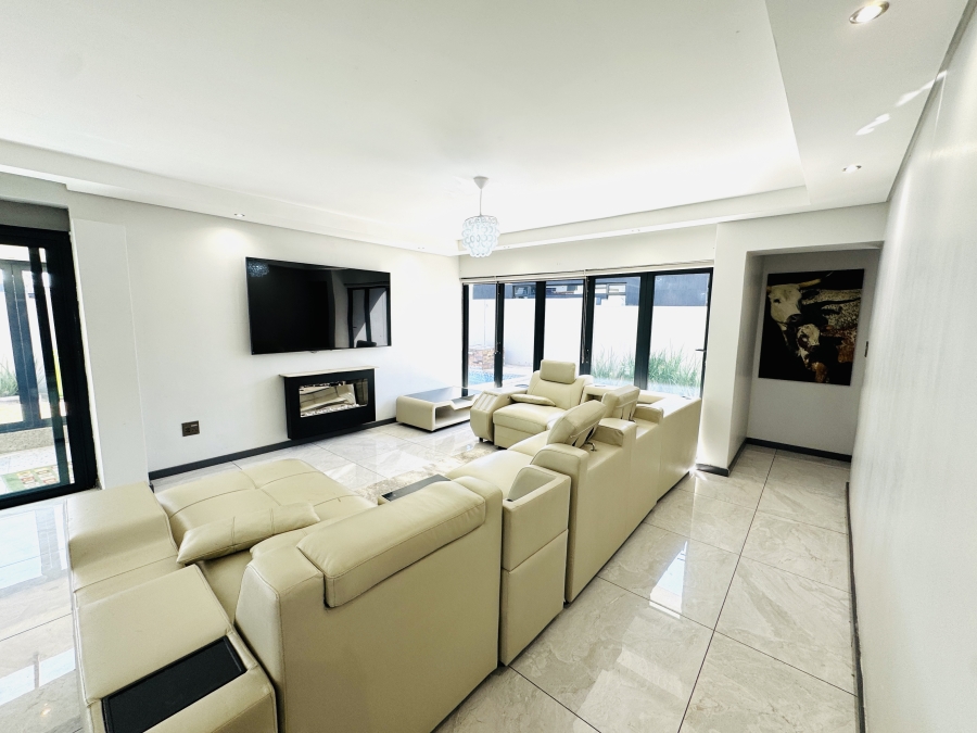 4 Bedroom Property for Sale in Swallow Hills Lifestyle Estate Gauteng