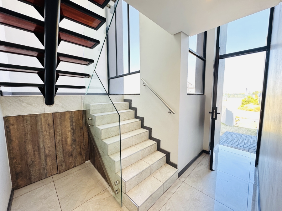 4 Bedroom Property for Sale in Swallow Hills Lifestyle Estate Gauteng