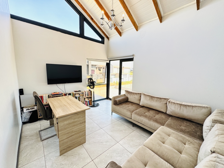 4 Bedroom Property for Sale in Swallow Hills Lifestyle Estate Gauteng