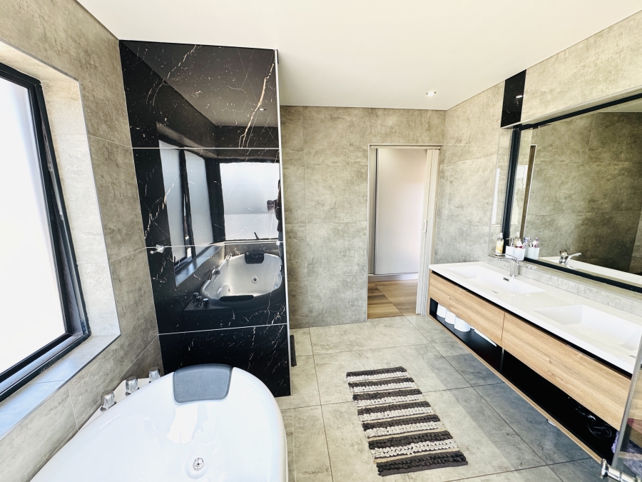 4 Bedroom Property for Sale in Swallow Hills Lifestyle Estate Gauteng