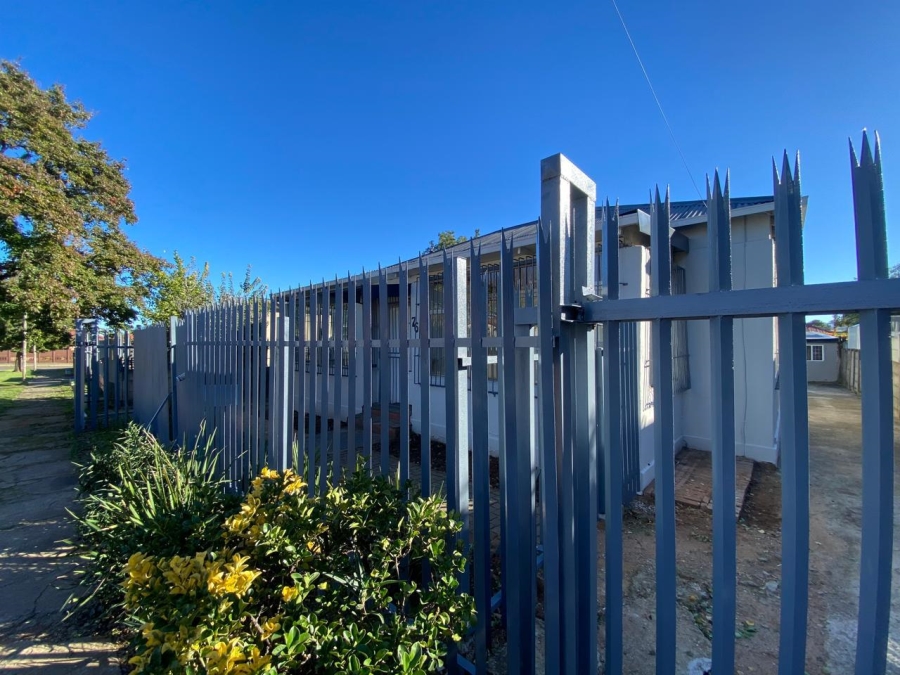 5 Bedroom Property for Sale in Lewisham Gauteng