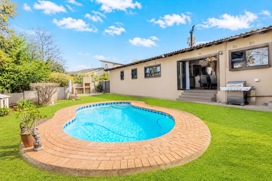 3 Bedroom Property for Sale in Roodekrans Gauteng