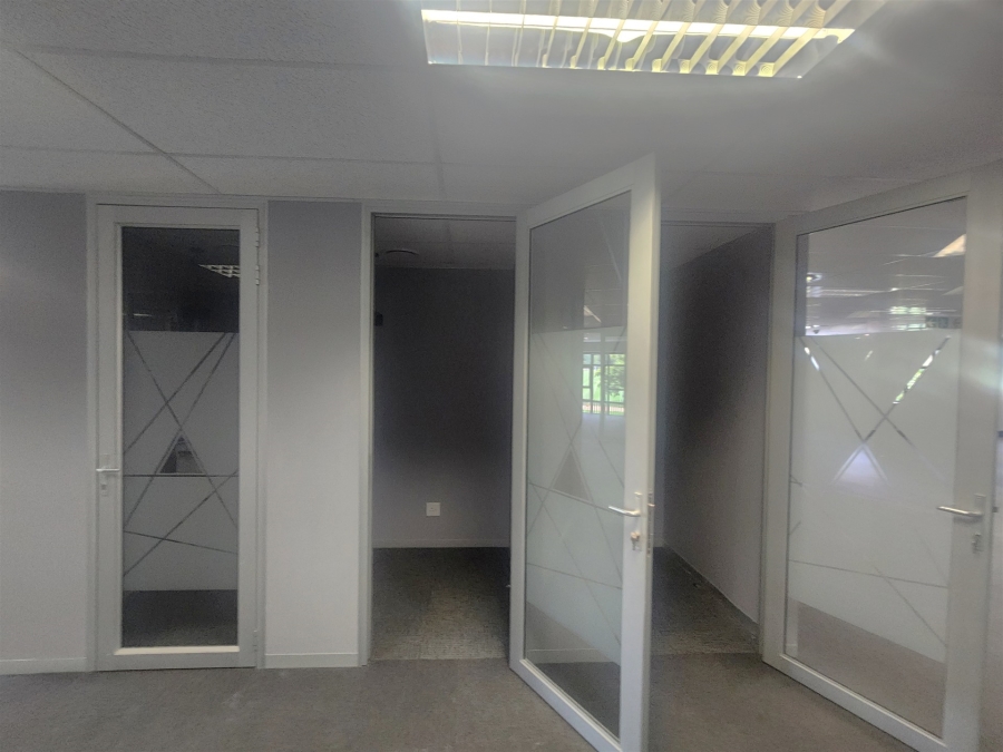 To Let Commercial Property for Rent in Wierda Valley Gauteng