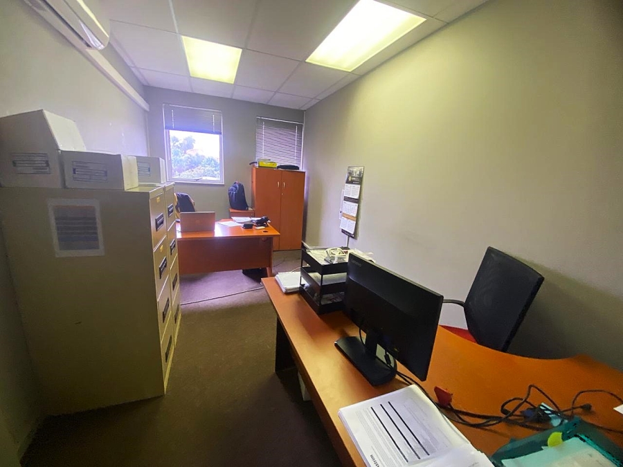 To Let Commercial Property for Rent in Randjespark Gauteng