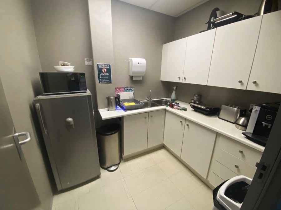 To Let Commercial Property for Rent in Randjespark Gauteng
