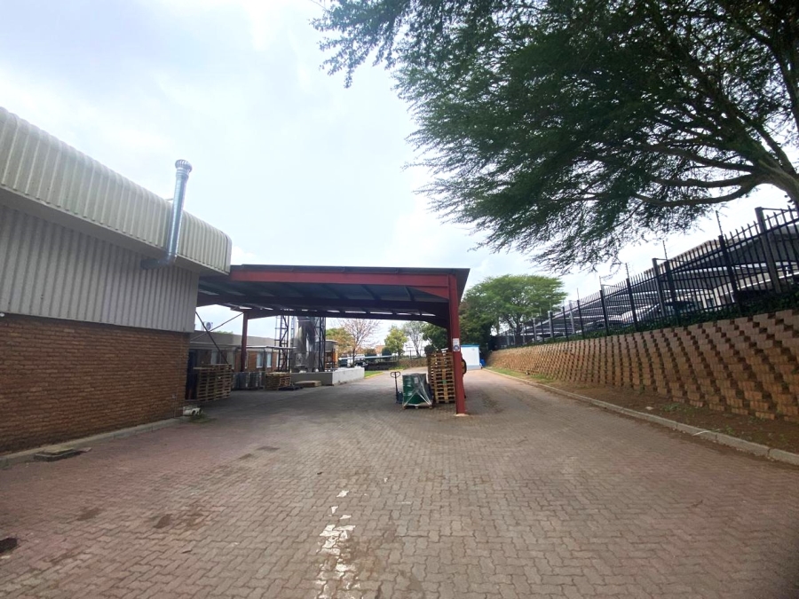 To Let Commercial Property for Rent in Randjespark Gauteng