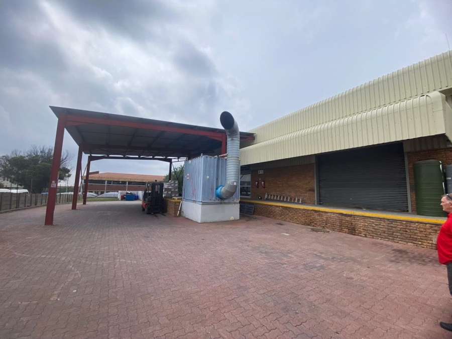 To Let Commercial Property for Rent in Randjespark Gauteng