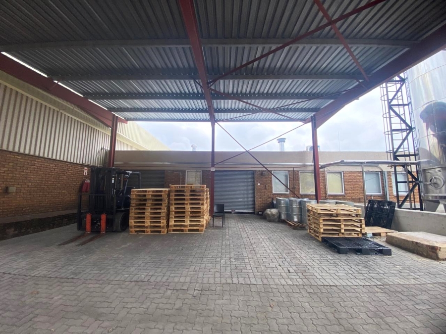 To Let Commercial Property for Rent in Randjespark Gauteng
