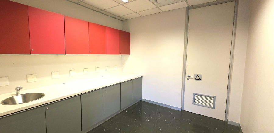 To Let Commercial Property for Rent in Gallo Manor Gauteng