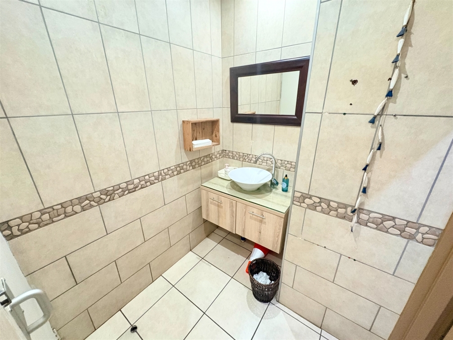To Let Commercial Property for Rent in Bedfordview Gauteng
