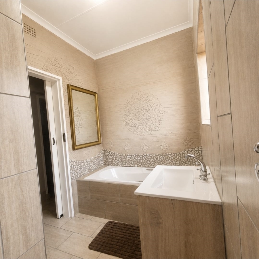 3 Bedroom Property for Sale in Kenmare Gauteng