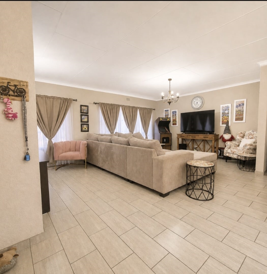 3 Bedroom Property for Sale in Kenmare Gauteng