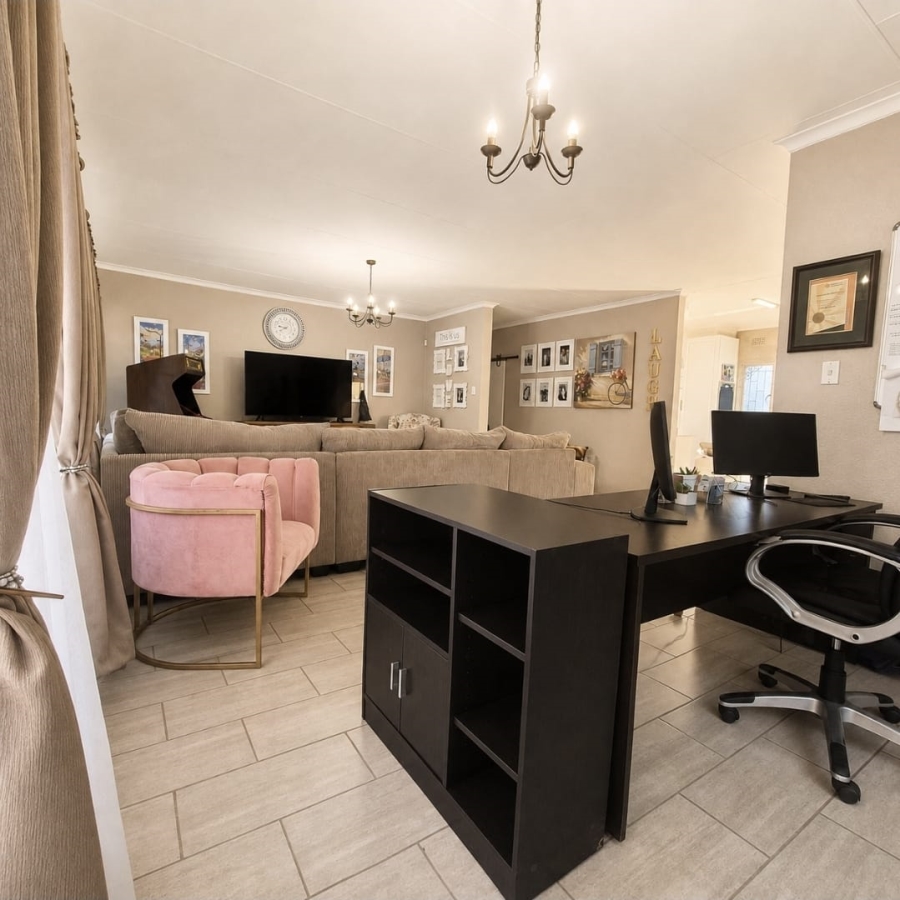 3 Bedroom Property for Sale in Kenmare Gauteng