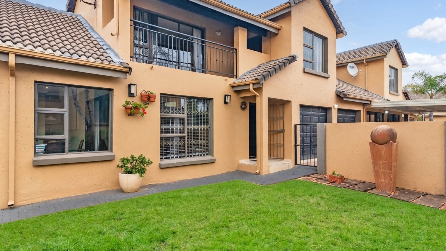 2 Bedroom Property for Sale in Amorosa Gauteng