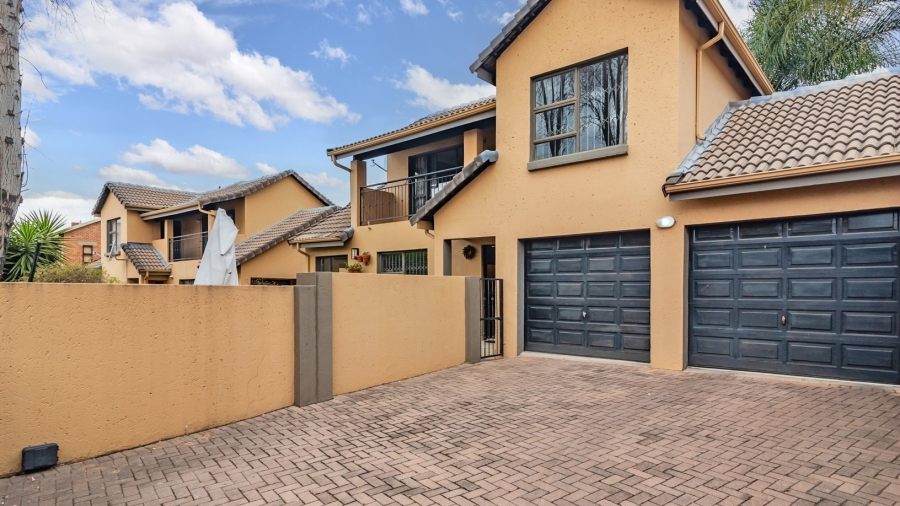 2 Bedroom Property for Sale in Amorosa Gauteng