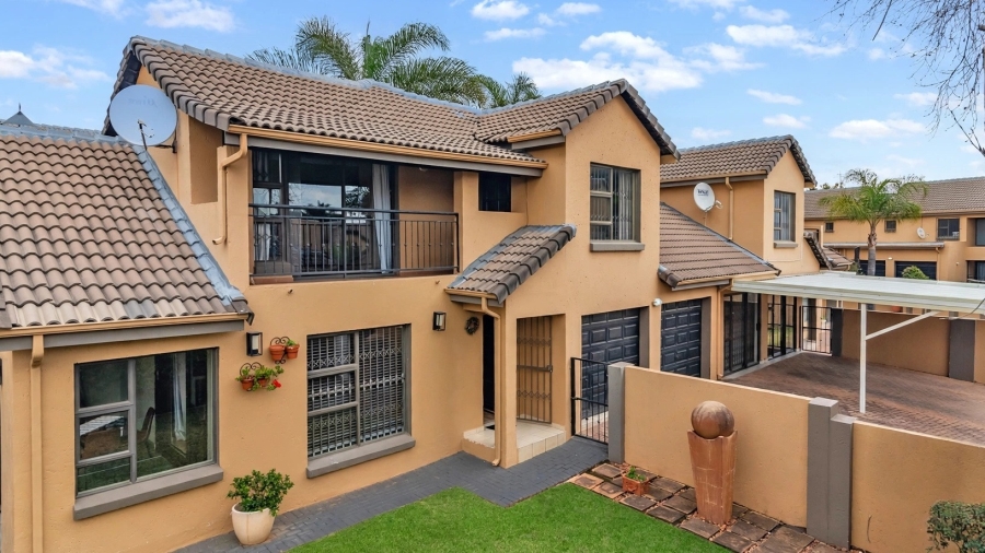 2 Bedroom Property for Sale in Amorosa Gauteng