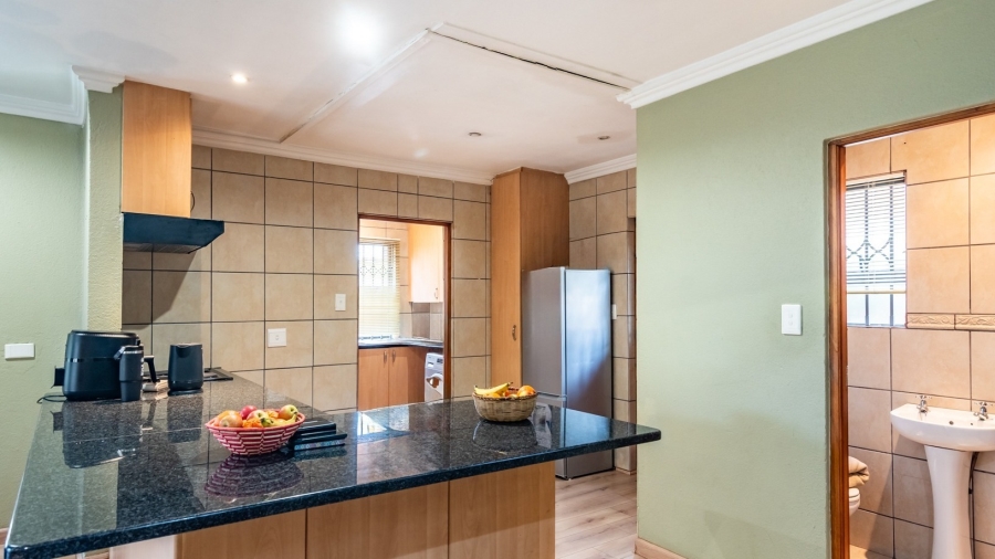 2 Bedroom Property for Sale in Amorosa Gauteng