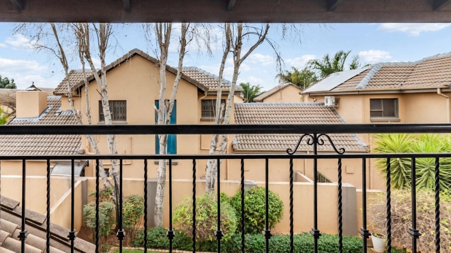 2 Bedroom Property for Sale in Amorosa Gauteng