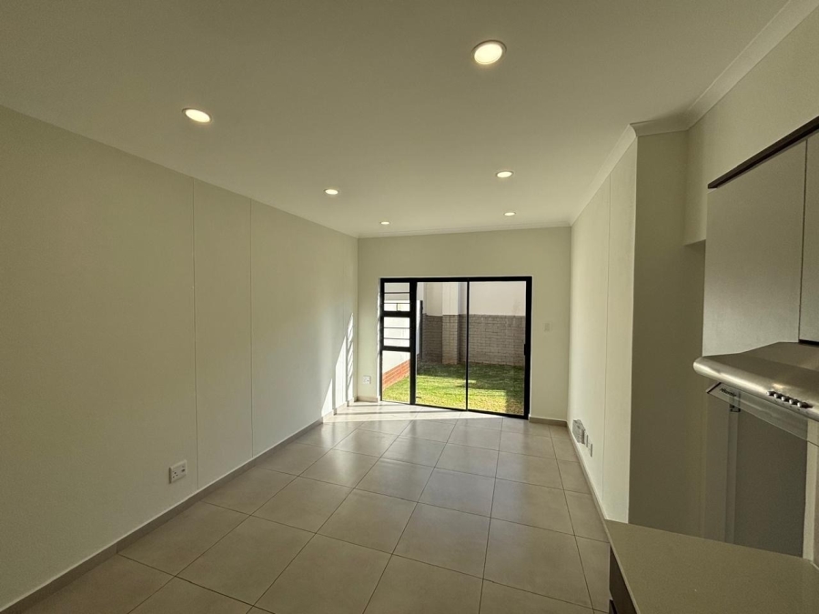 To Let 1 Bedroom Property for Rent in Greenstone Hill Gauteng