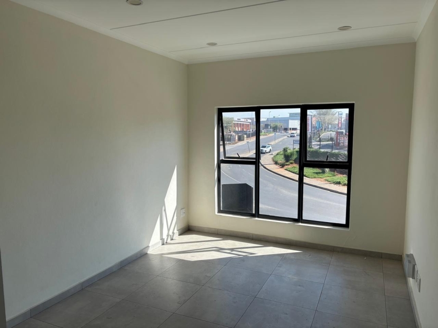 To Let 1 Bedroom Property for Rent in Greenstone Hill Gauteng