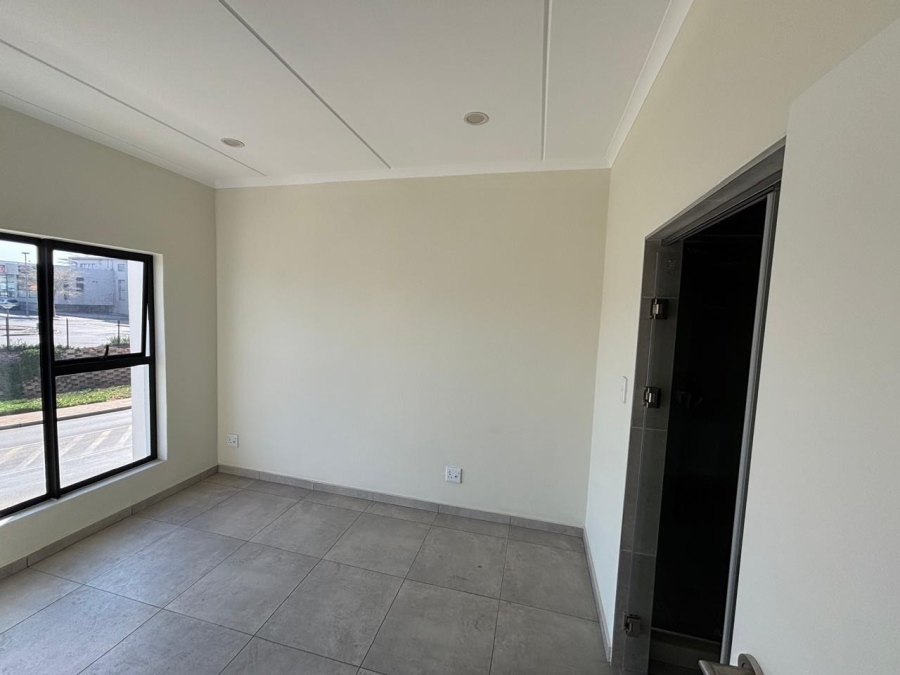 To Let 1 Bedroom Property for Rent in Greenstone Hill Gauteng