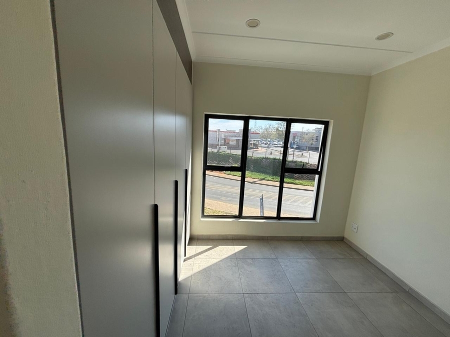 To Let 1 Bedroom Property for Rent in Greenstone Hill Gauteng