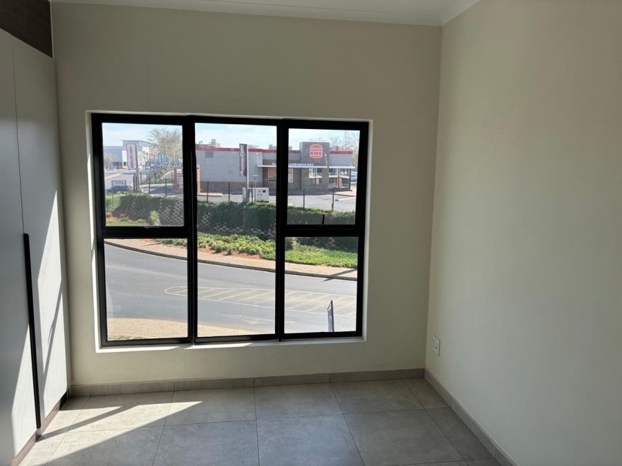 To Let 1 Bedroom Property for Rent in Greenstone Hill Gauteng