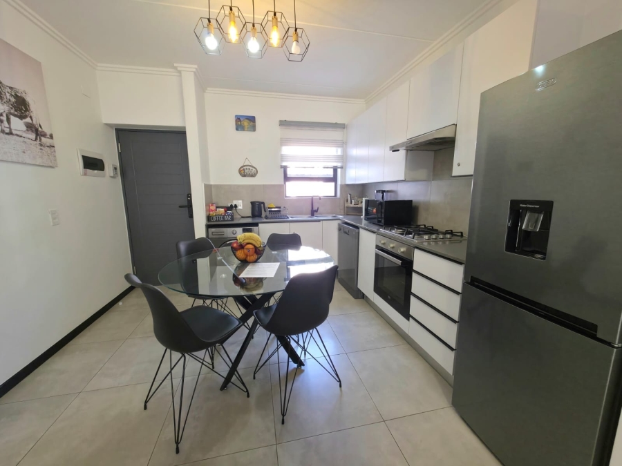 To Let 2 Bedroom Property for Rent in Fourways Gauteng