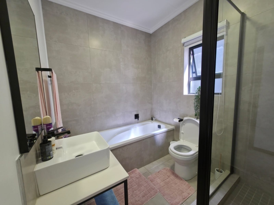 To Let 2 Bedroom Property for Rent in Fourways Gauteng