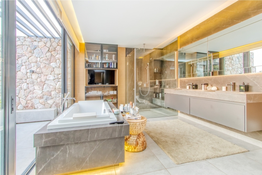 To Let 5 Bedroom Property for Rent in Dainfern Golf Estate Gauteng