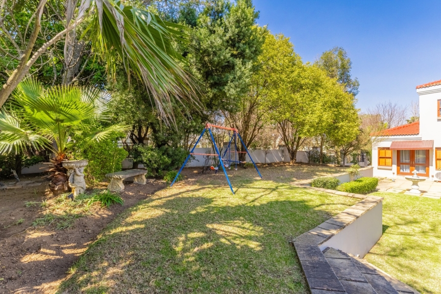 To Let 4 Bedroom Property for Rent in Dainfern Golf Estate Gauteng