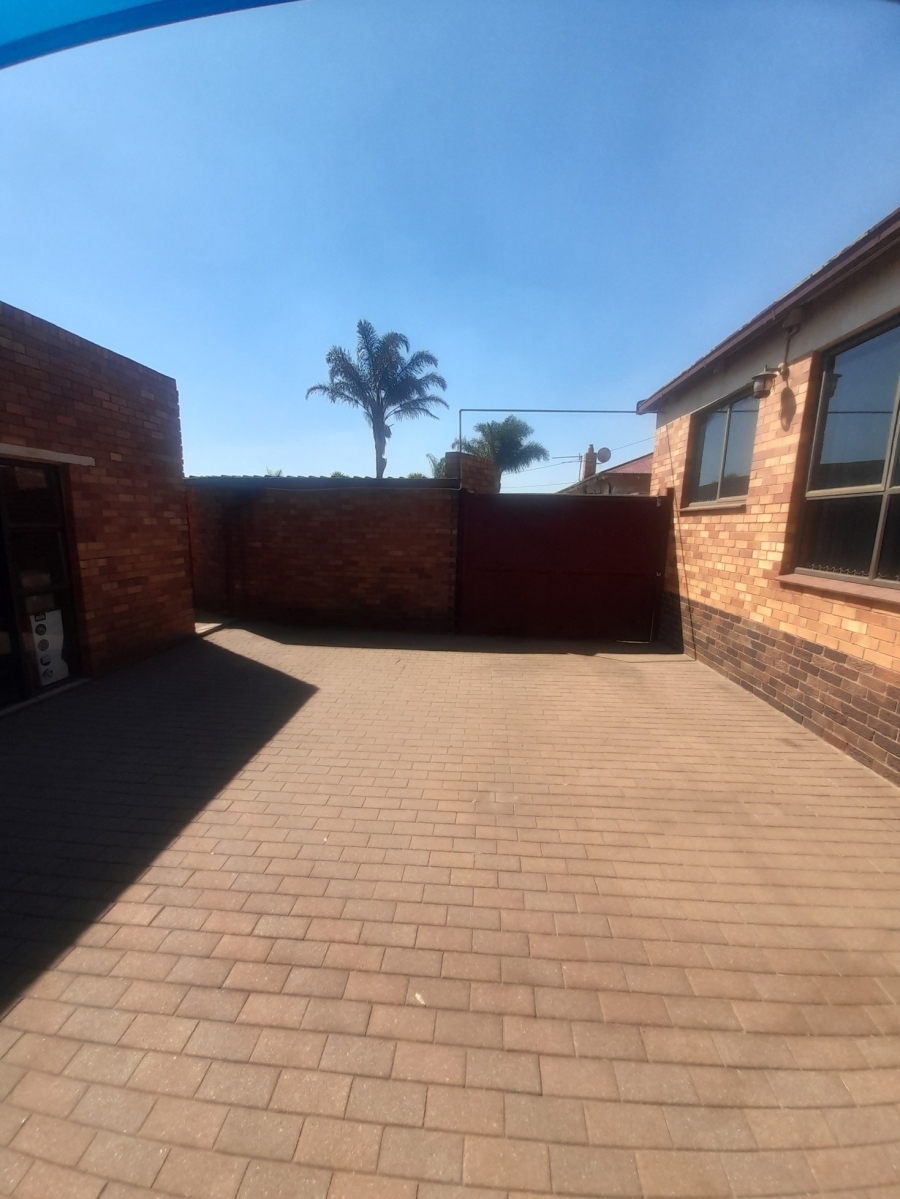 3 Bedroom Property for Sale in The Hill Gauteng