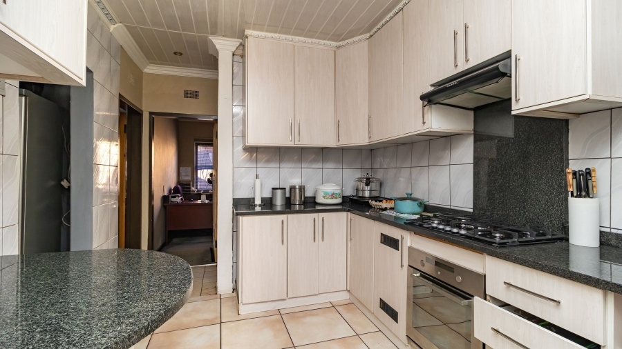 5 Bedroom Property for Sale in Actonville Gauteng
