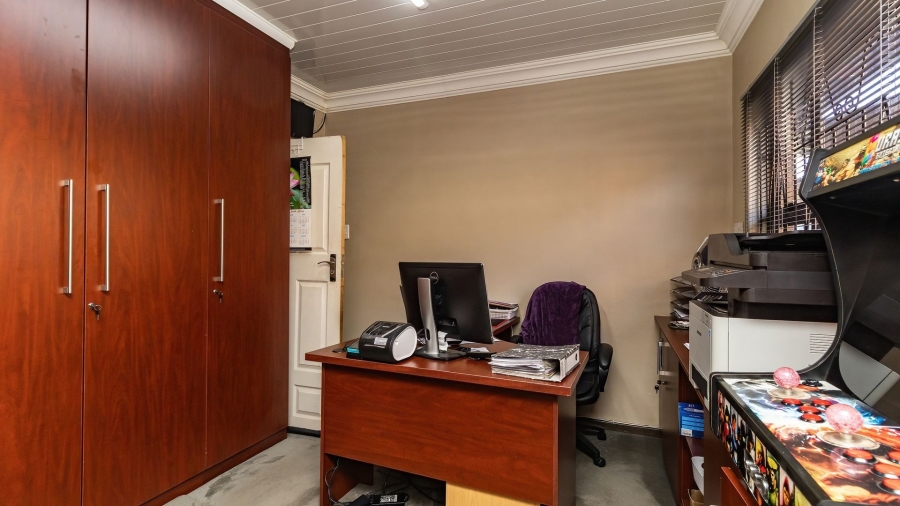 5 Bedroom Property for Sale in Actonville Gauteng