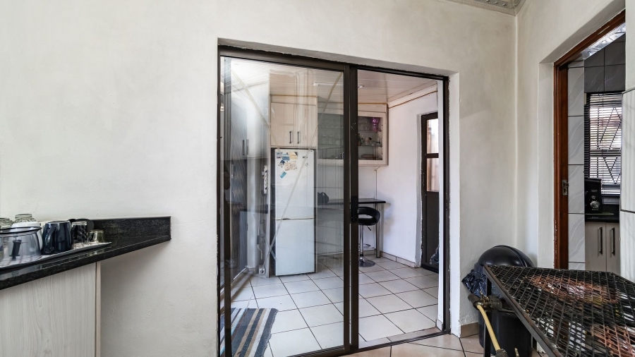 5 Bedroom Property for Sale in Actonville Gauteng