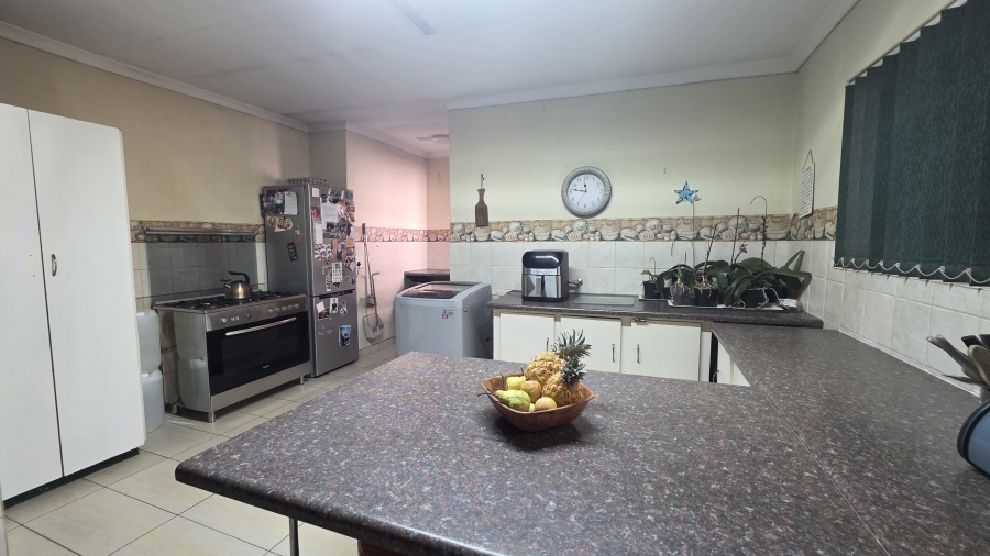 4 Bedroom Property for Sale in Garsfontein Gauteng