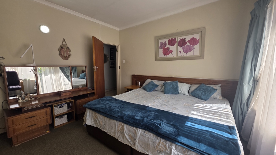 4 Bedroom Property for Sale in Garsfontein Gauteng
