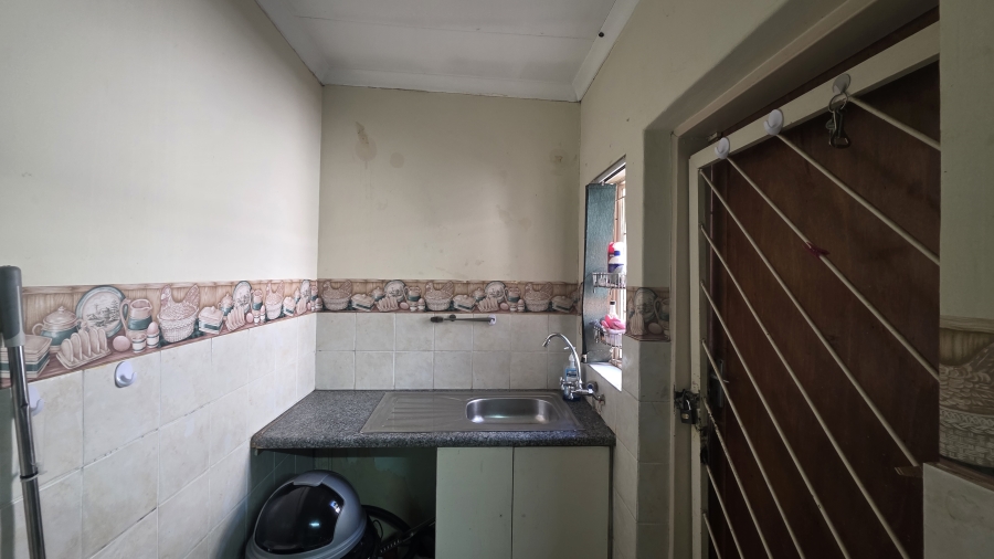 4 Bedroom Property for Sale in Garsfontein Gauteng