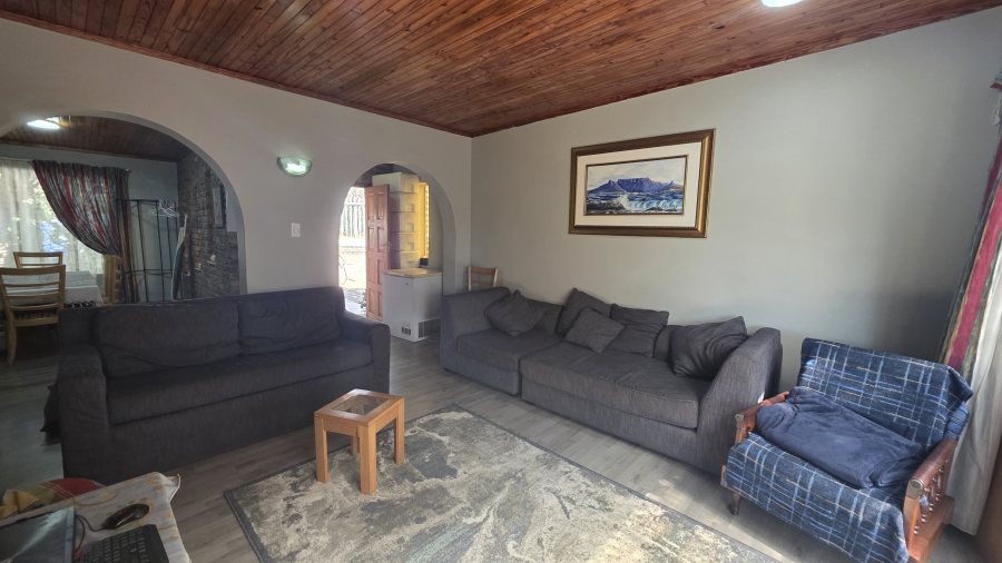 4 Bedroom Property for Sale in Garsfontein Gauteng