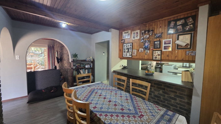 4 Bedroom Property for Sale in Garsfontein Gauteng