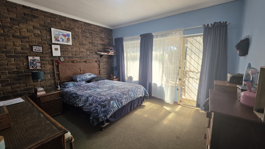 4 Bedroom Property for Sale in Garsfontein Gauteng