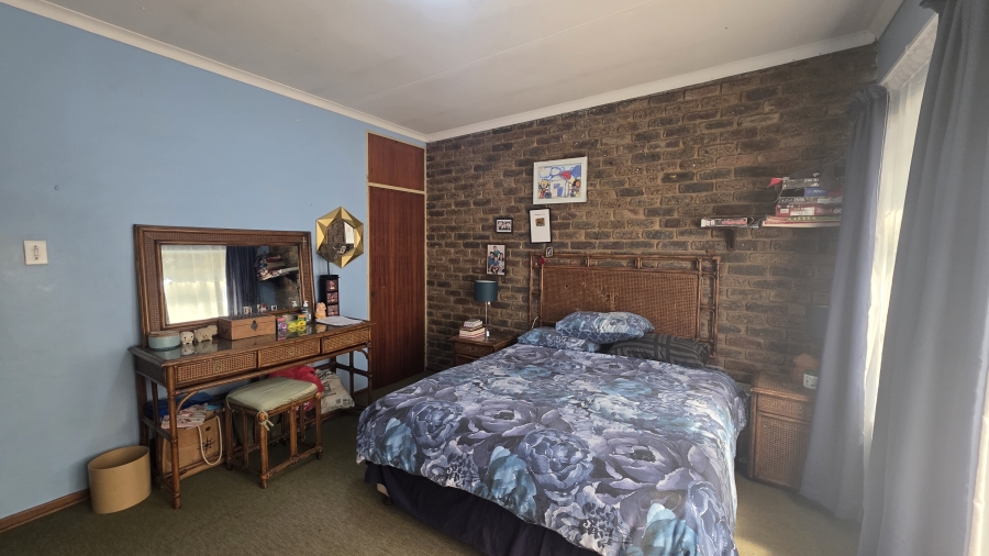 4 Bedroom Property for Sale in Garsfontein Gauteng