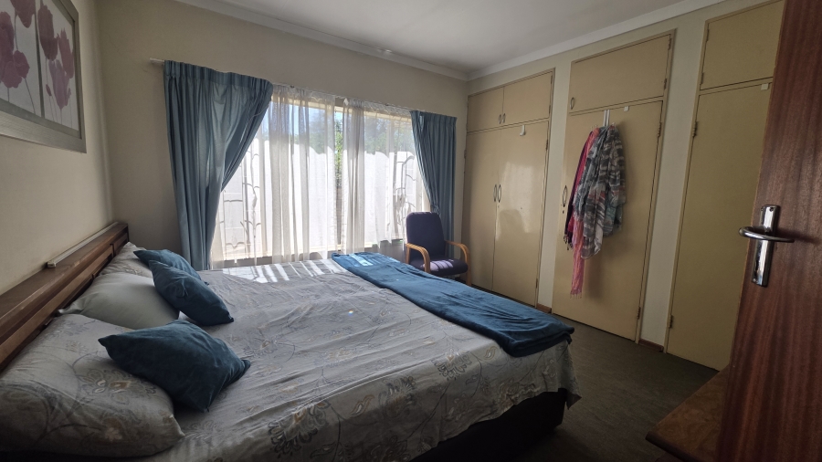 4 Bedroom Property for Sale in Garsfontein Gauteng